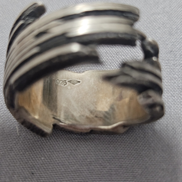 Textured Silver Ring - Picture 4 of 6